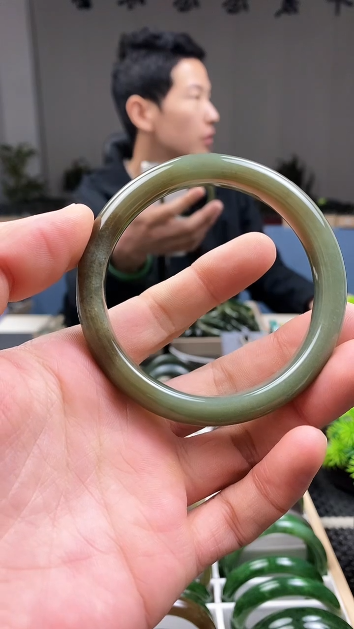 【闪购商品】和田玉手镯未镶嵌61.8