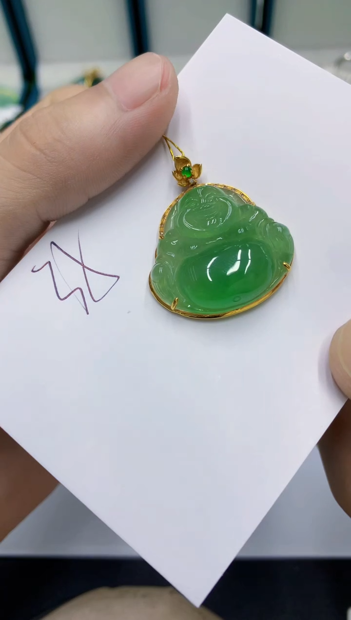 颈饰18K金镶嵌翡翠翡翠