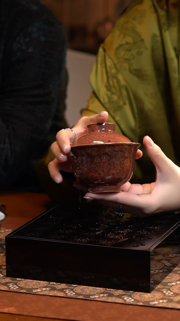 【闪购商品】S畅怀堂枣皮红牡丹纹元宝盖碗