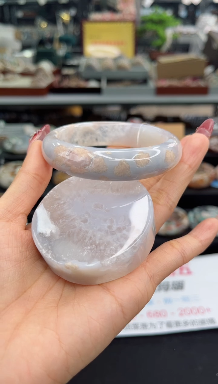 【闪购商品】石英质玉手镯未镶嵌59圈口（赠品镯心）S920267