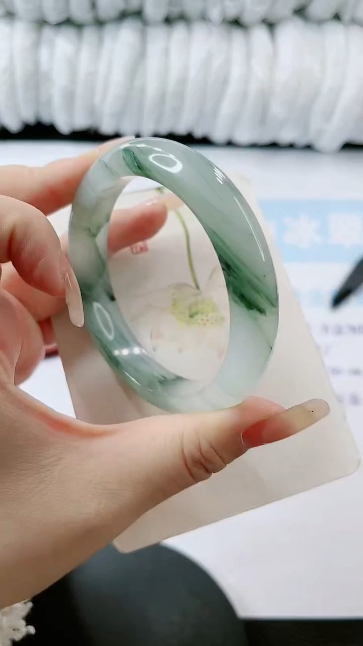 【闪购商品】石英质玉手镯未镶嵌多样性发货F216