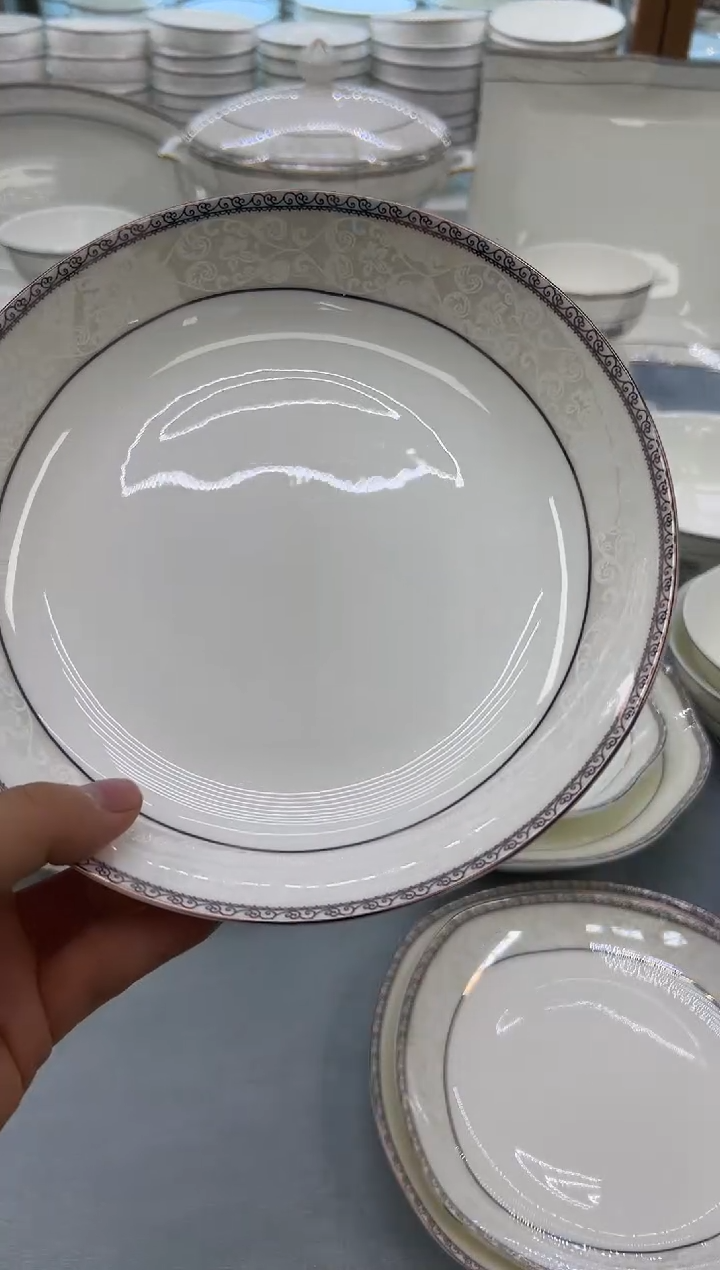 骨瓷玲珑8圆饭盘2个