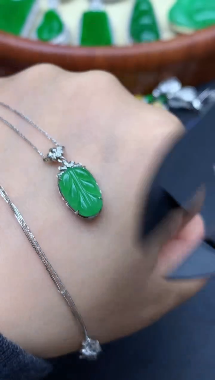 颈饰18K金镶嵌翡翠423-中国好珍宝