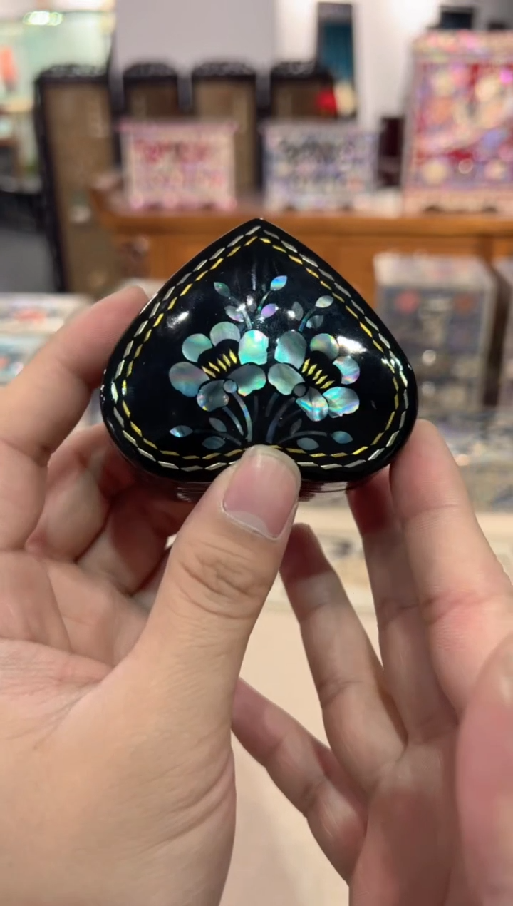 【闪购商品】微瑕老货弘贝雅螺钿漆器文化馆 
