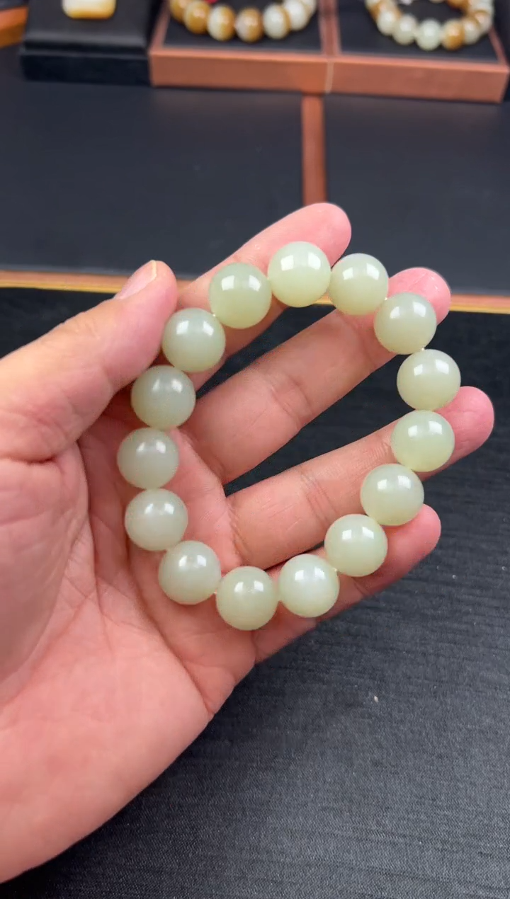 【闪购商品】和田玉手串未镶嵌且末金山微色差卡14