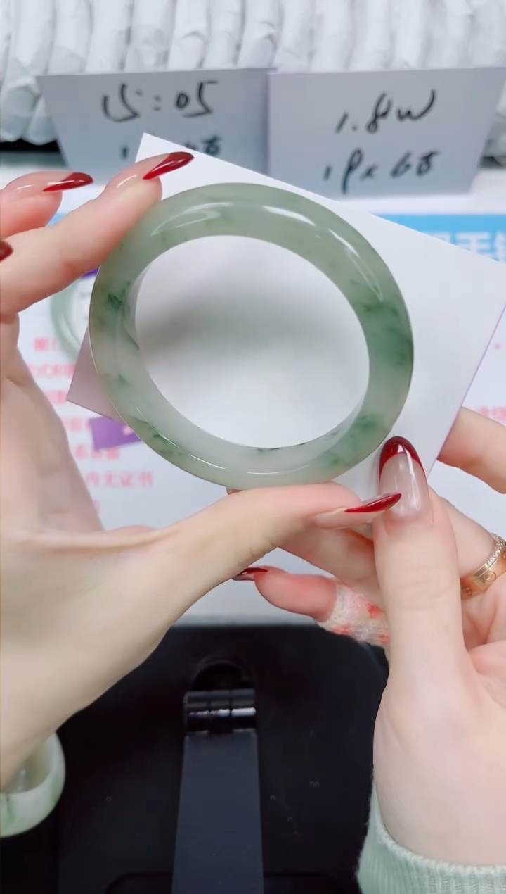 【闪购商品】石英质玉手镯未镶嵌126