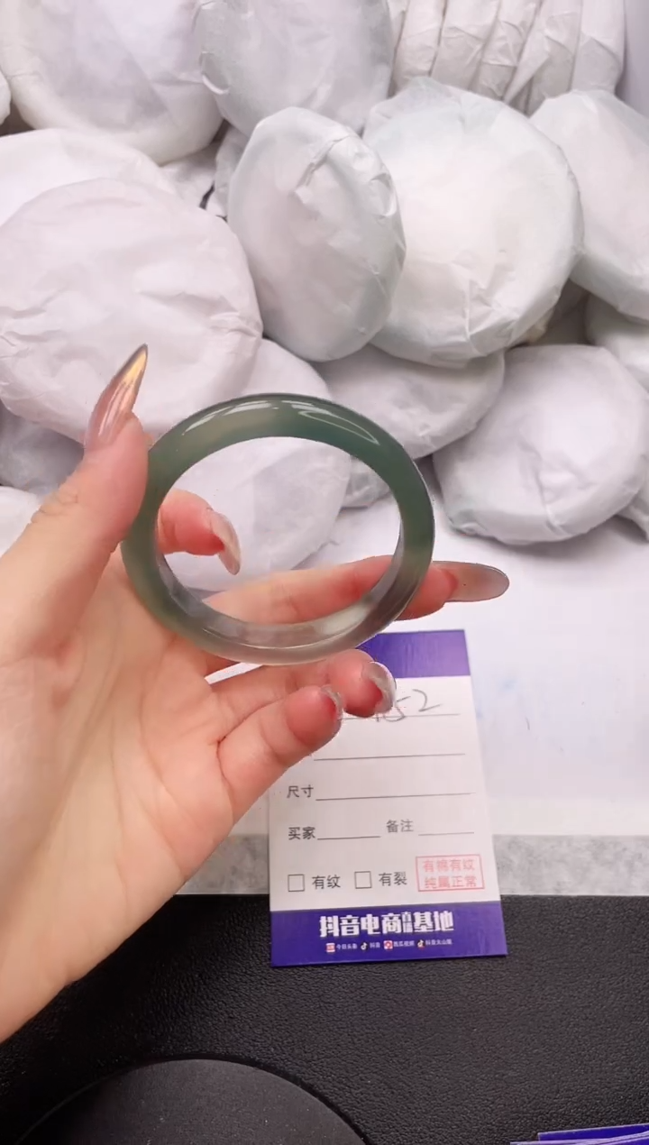 【闪购商品】石英质玉手镯未镶嵌3K452-53