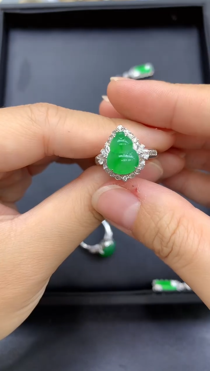 18K金镶嵌戒指翡翠647-中国好珍宝