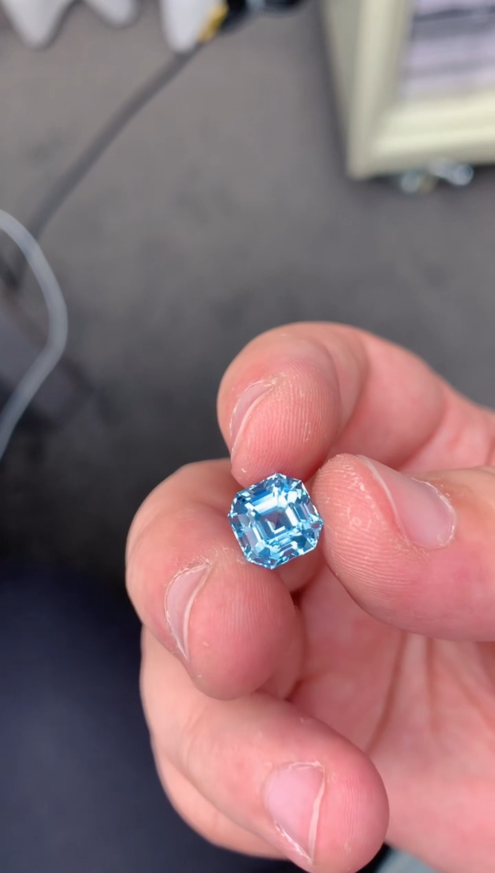 【闪购商品】海蓝宝石裸石未镶嵌3.9ct  海蓝宝石