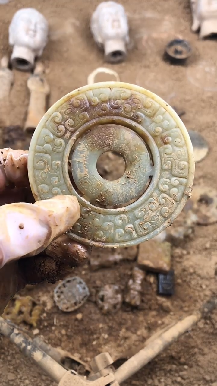 未镶嵌和田玉挂件1