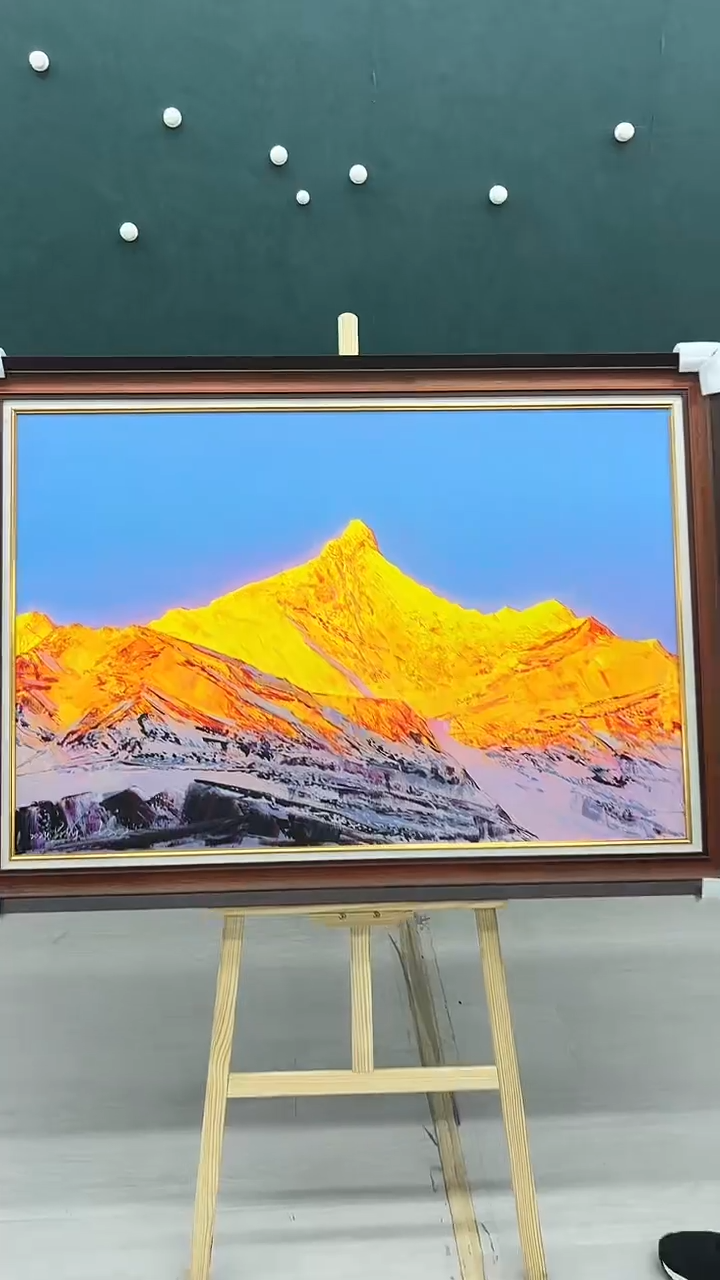 油画梁静-80x120-金山-带框-带自然书