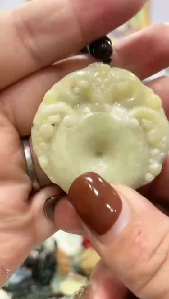 未镶嵌岫玉挂件 