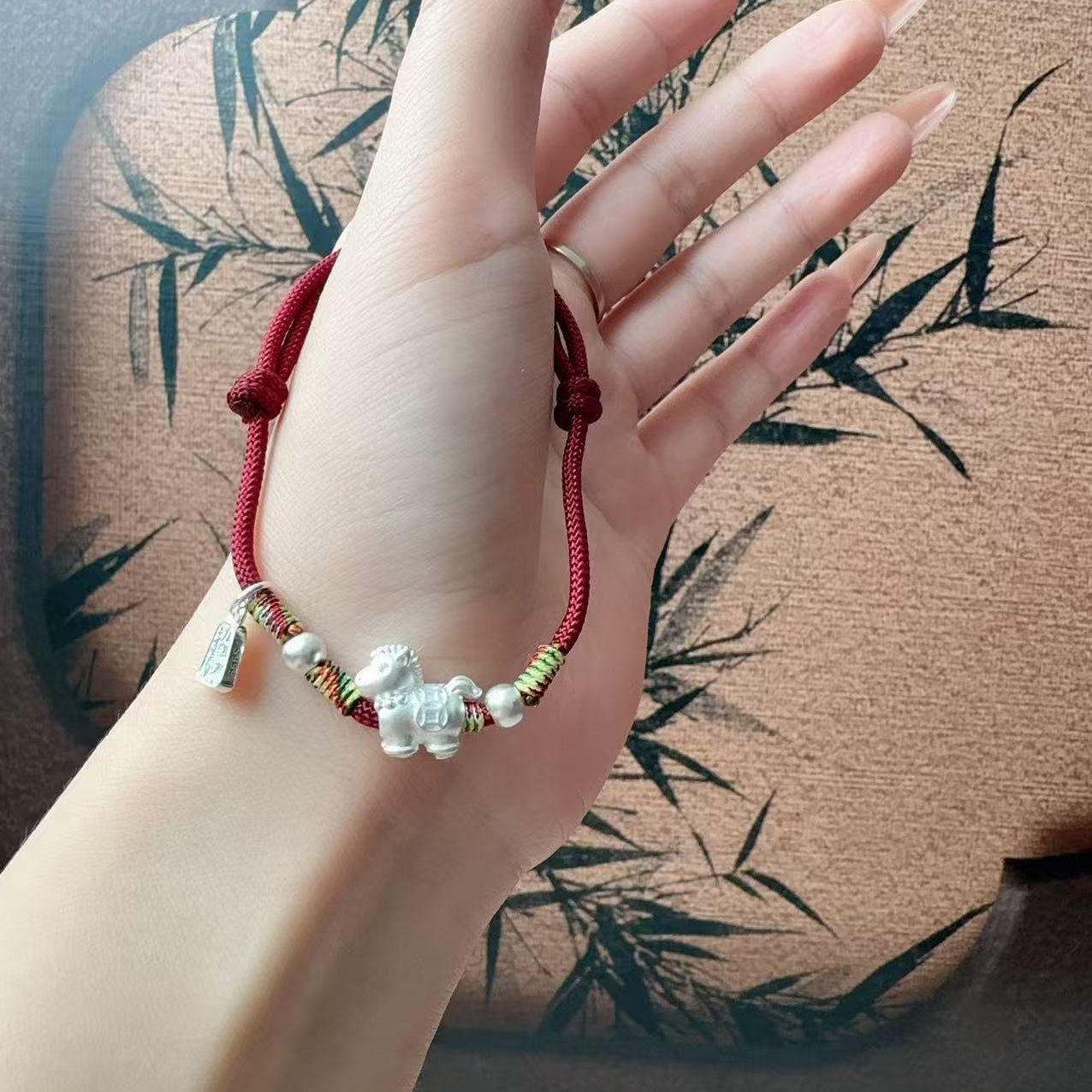 手链 2026民族风新款红绳小马手链
