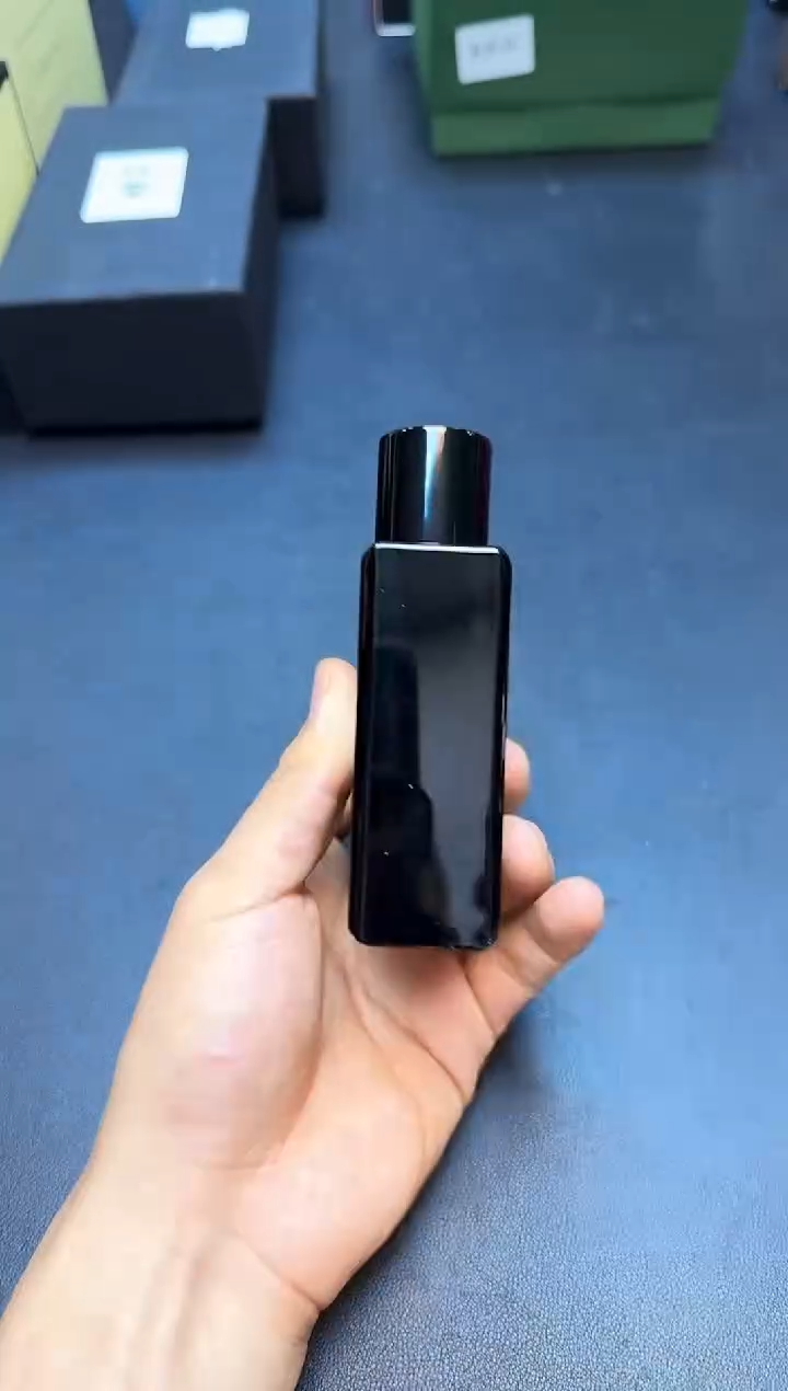 瓷片全新正品一件不留@@WE682