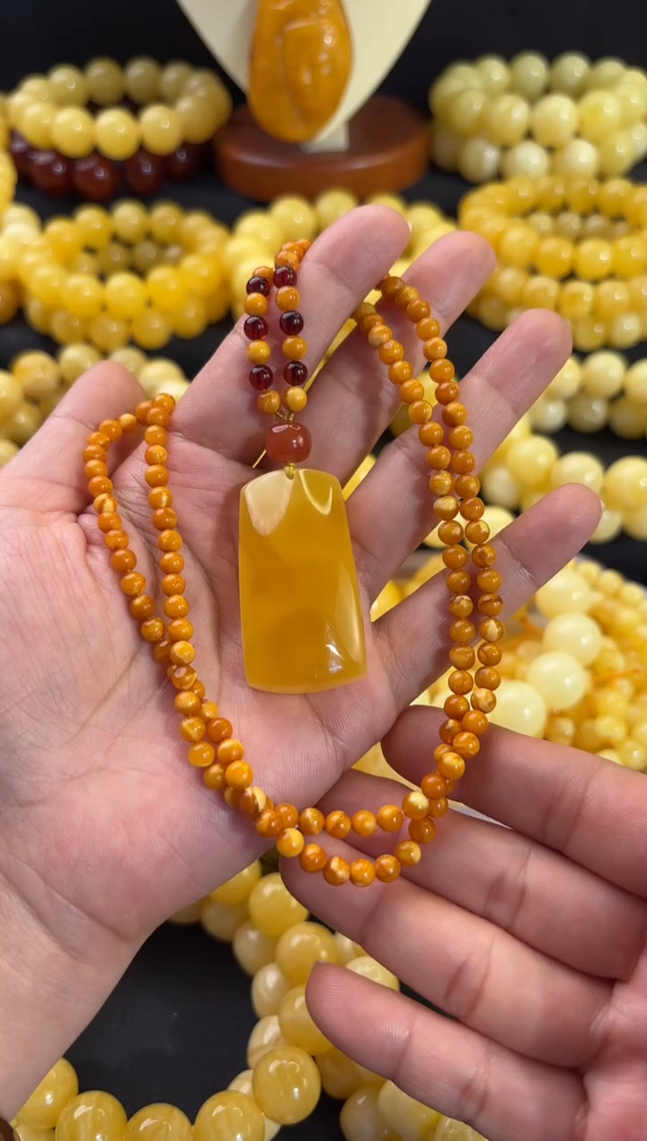 【闪购商品】蜜蜡颈饰未镶嵌平安无事牌