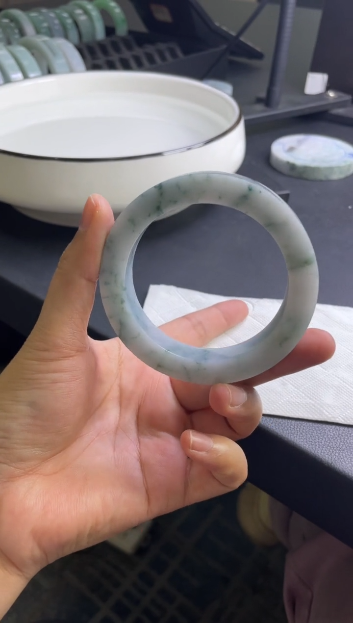 定制翡翠手镯未镶嵌手镯