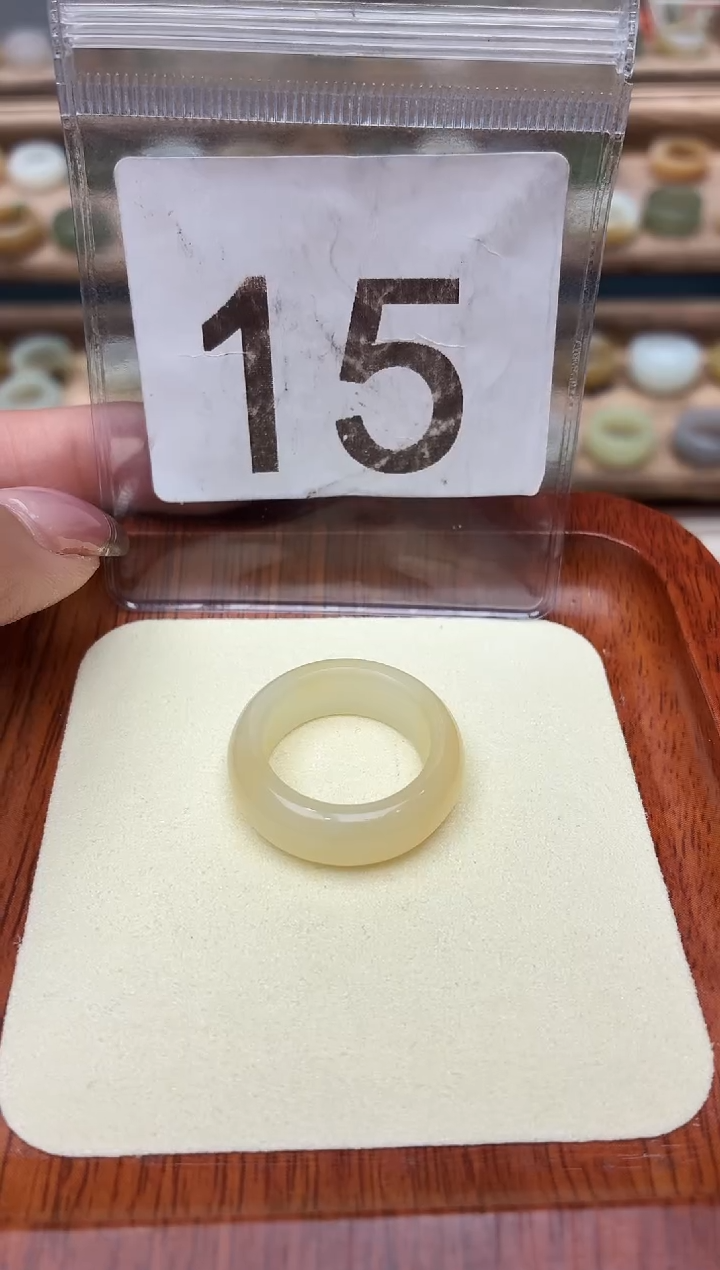 未镶嵌戒圈和田玉18号