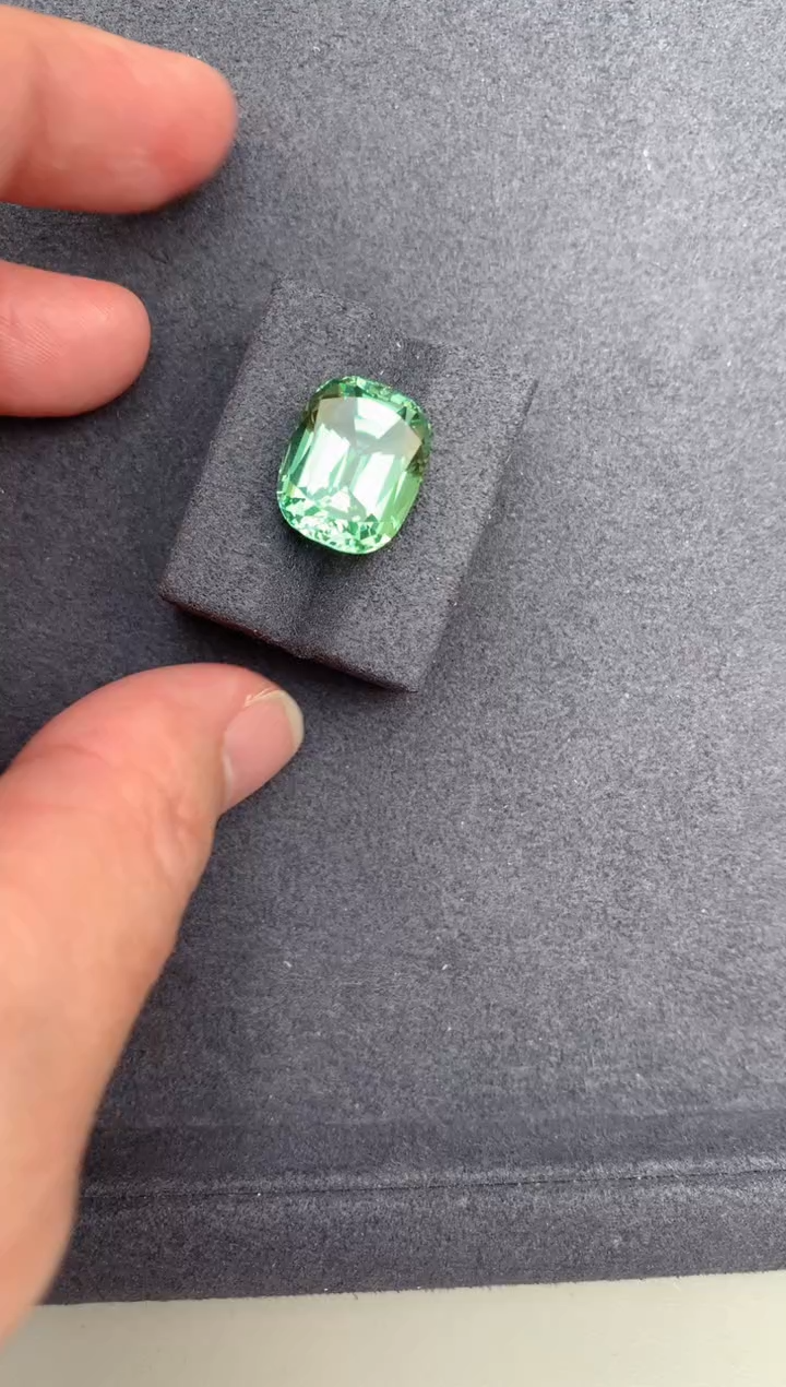 【闪购商品】碧玺裸石未镶嵌9.8ct绿碧玺