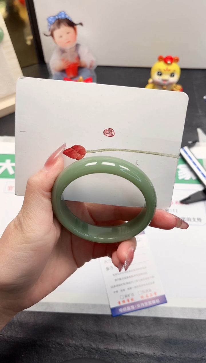 【闪购商品】石英质玉手镯未镶嵌126-59