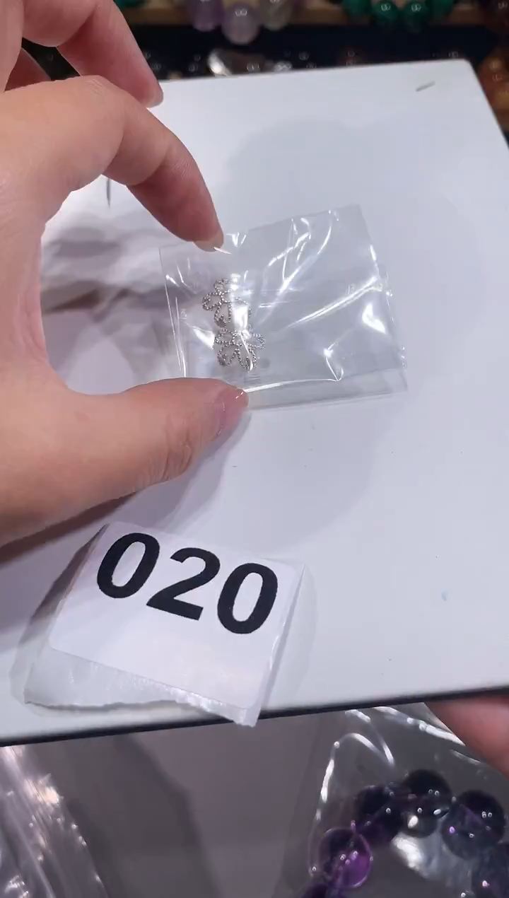 未镶嵌手链水晶A020花朵配件2个一组多样性发一
