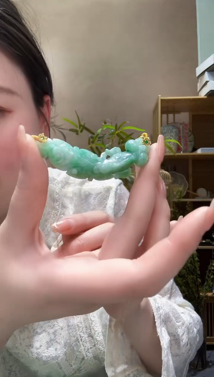 【闪购商品】翡翠未镶嵌颈饰吊坠