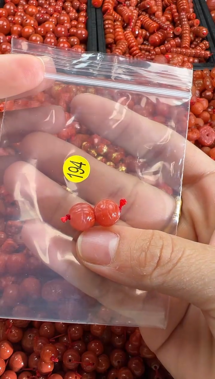 【闪购商品】南红玛瑙颈饰未镶嵌1