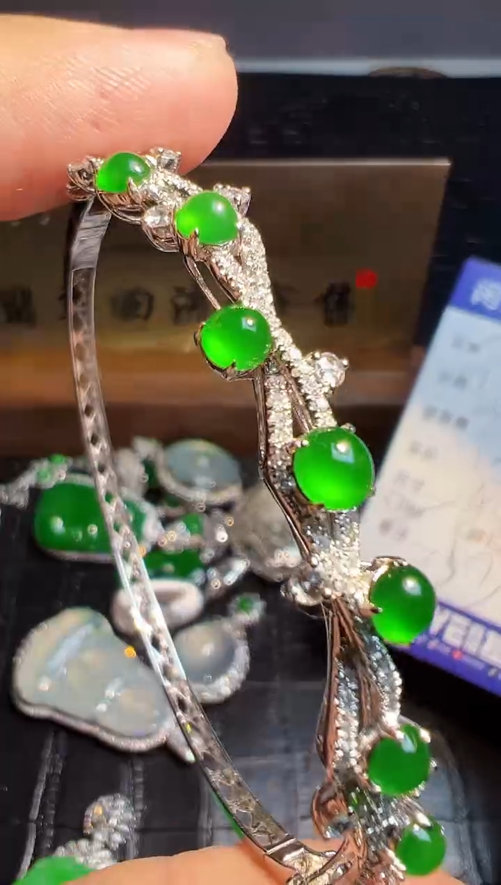 【闪购商品】翡翠手镯18K金镶嵌翡翠回流