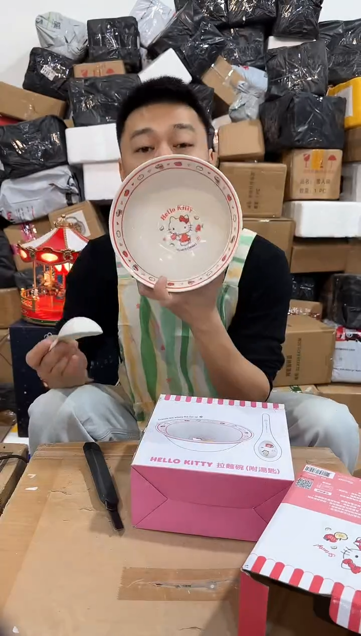 瓷片红色原盒kt猫碗勺套装