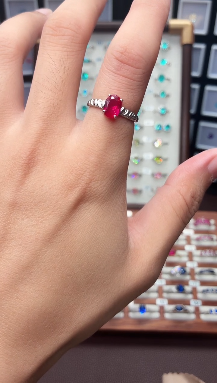 银S925镶嵌戒指红宝石1111