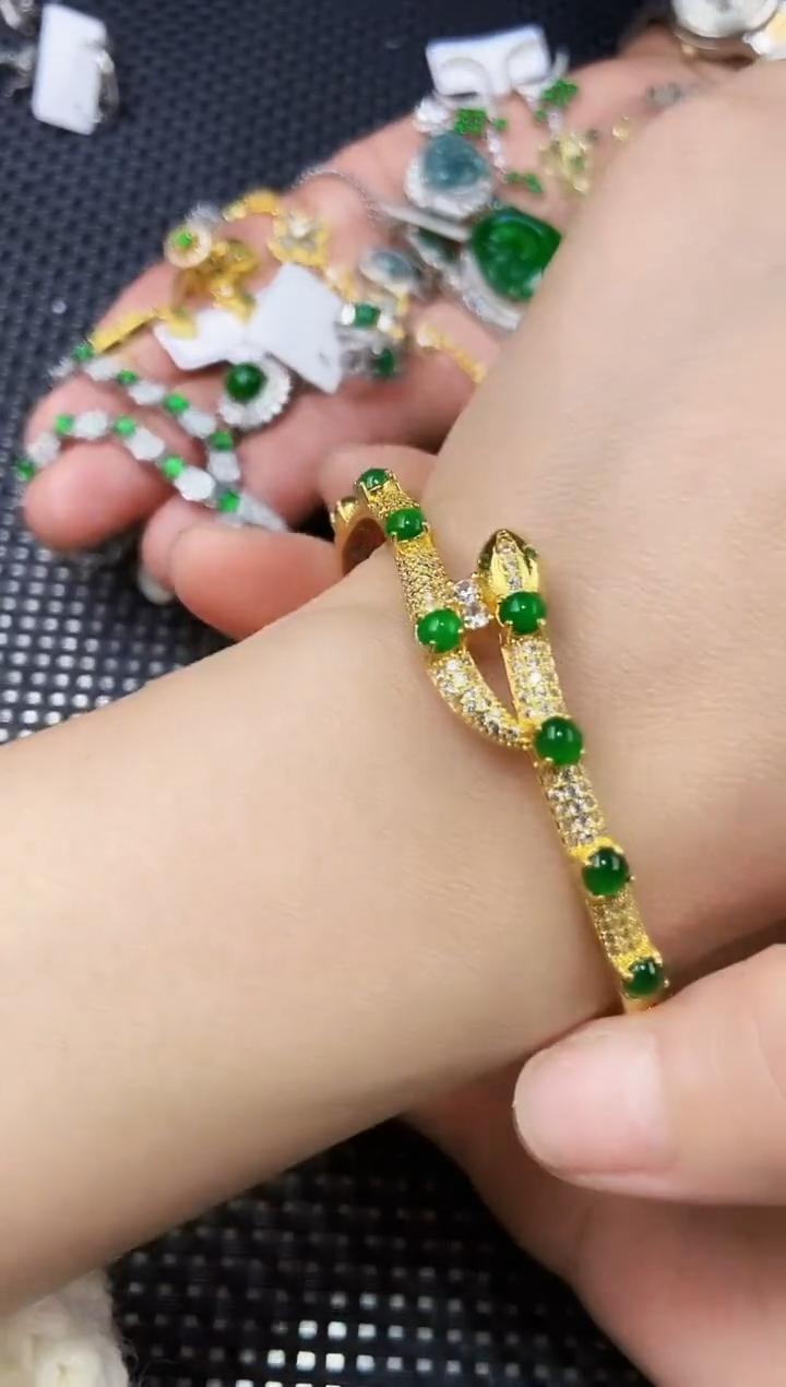 【闪购商品】翡翠手镯未镶嵌111111111