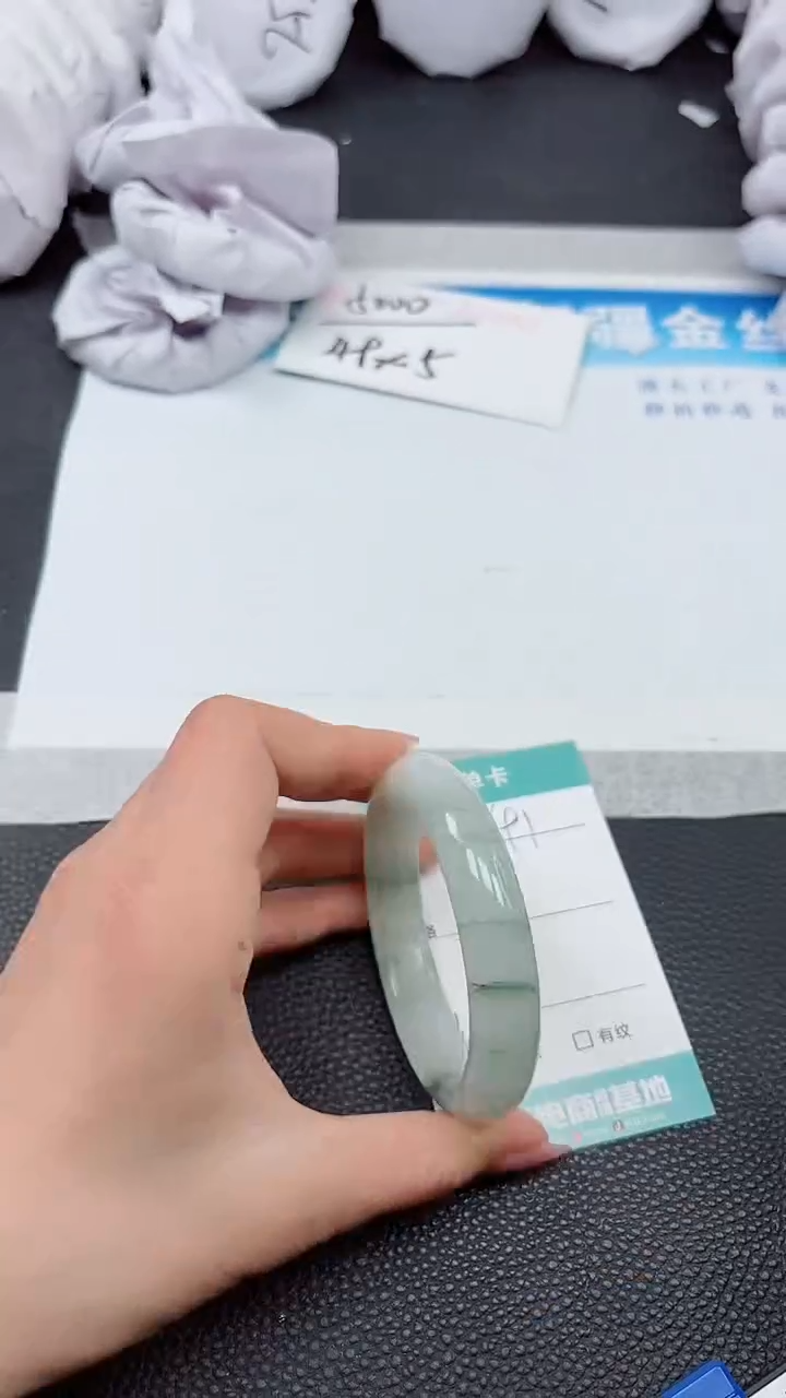 【闪购商品】石英质玉手镯未镶嵌A691