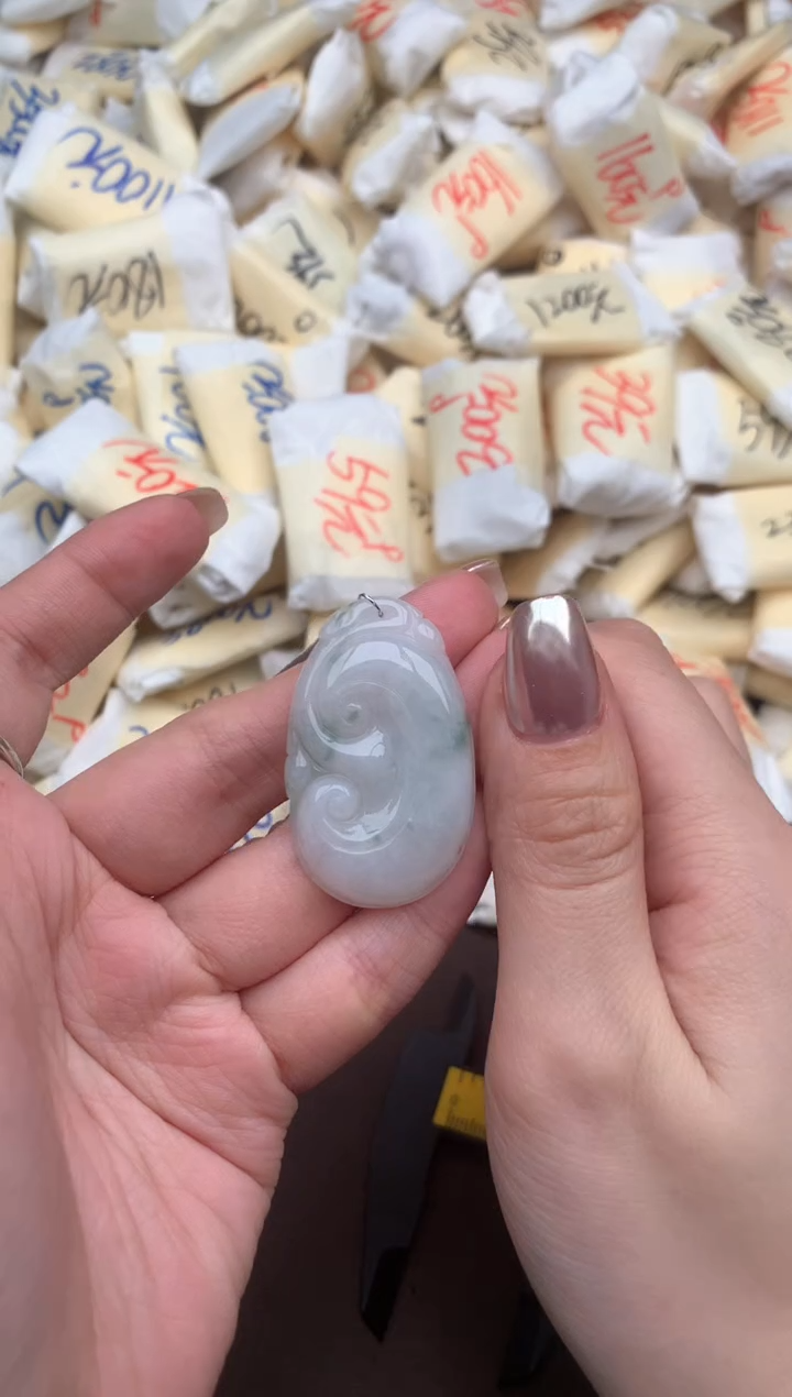 【闪购商品】翡翠挂件未镶嵌一