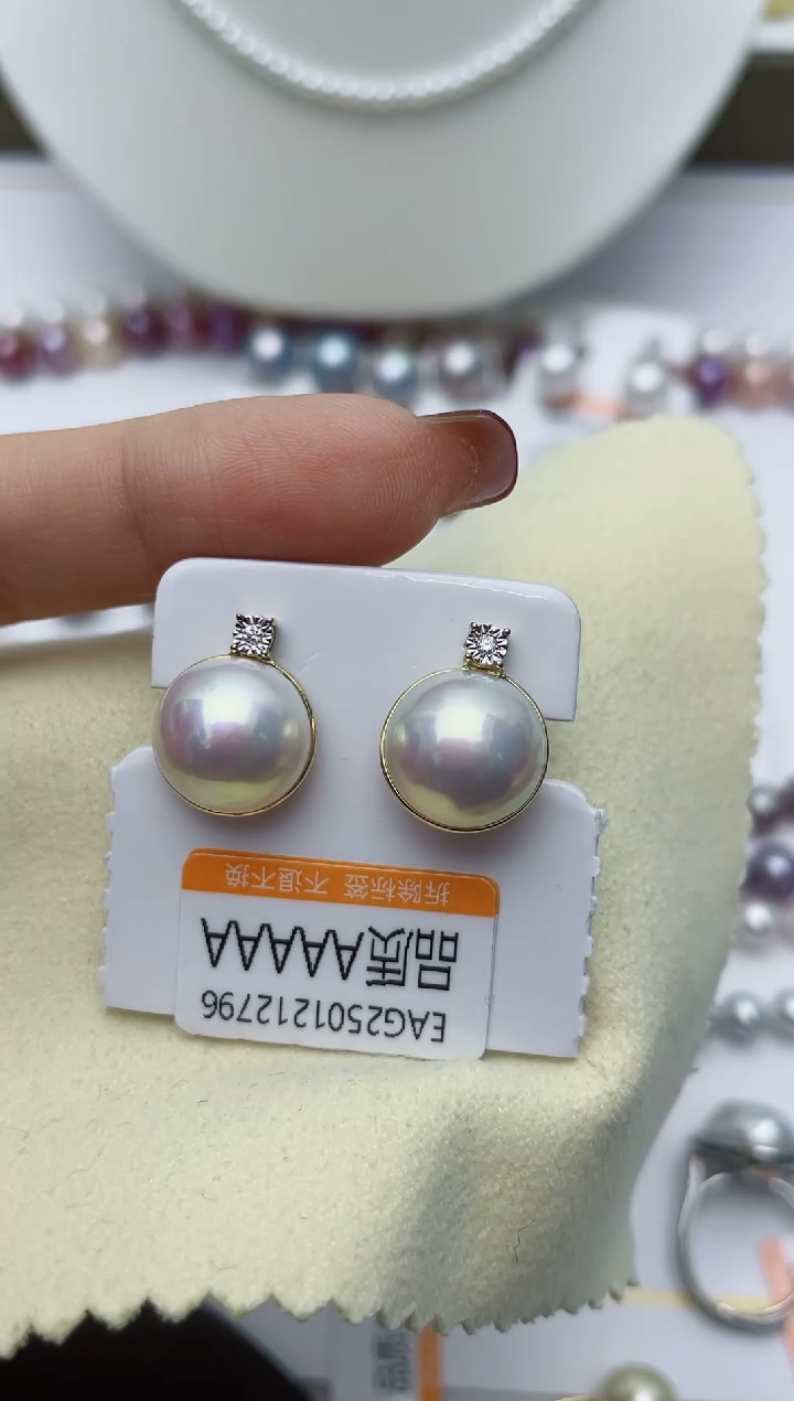 【闪购商品】拼合珍珠（马贝珠）耳饰18K金镶嵌W120