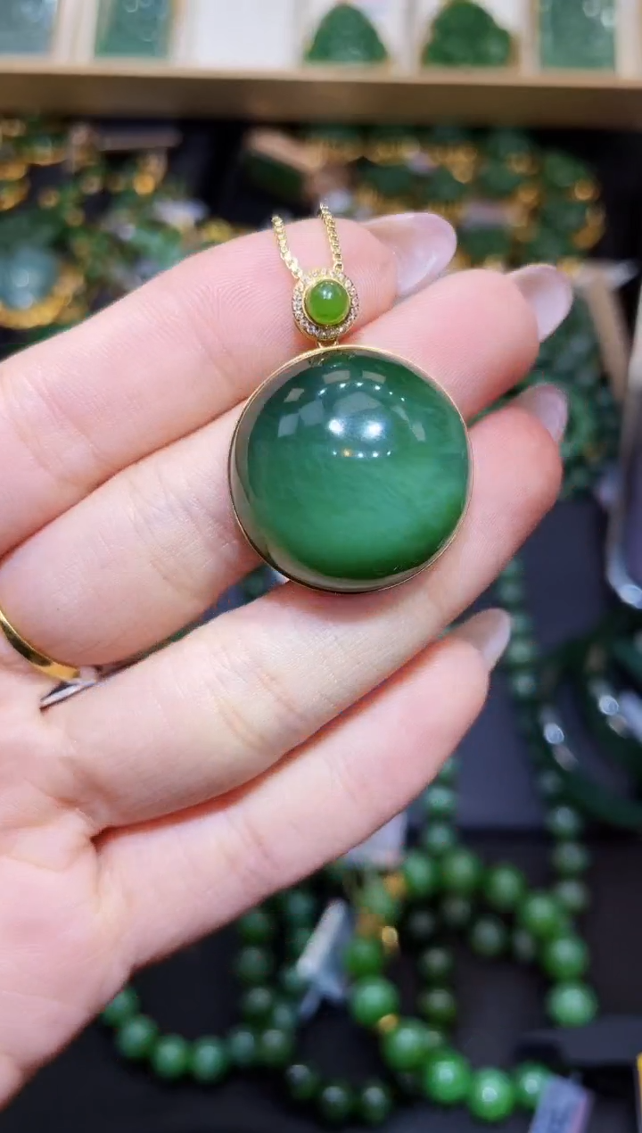 和田玉18K金镶嵌吊坠(赠链)30MM 多样性发一Z