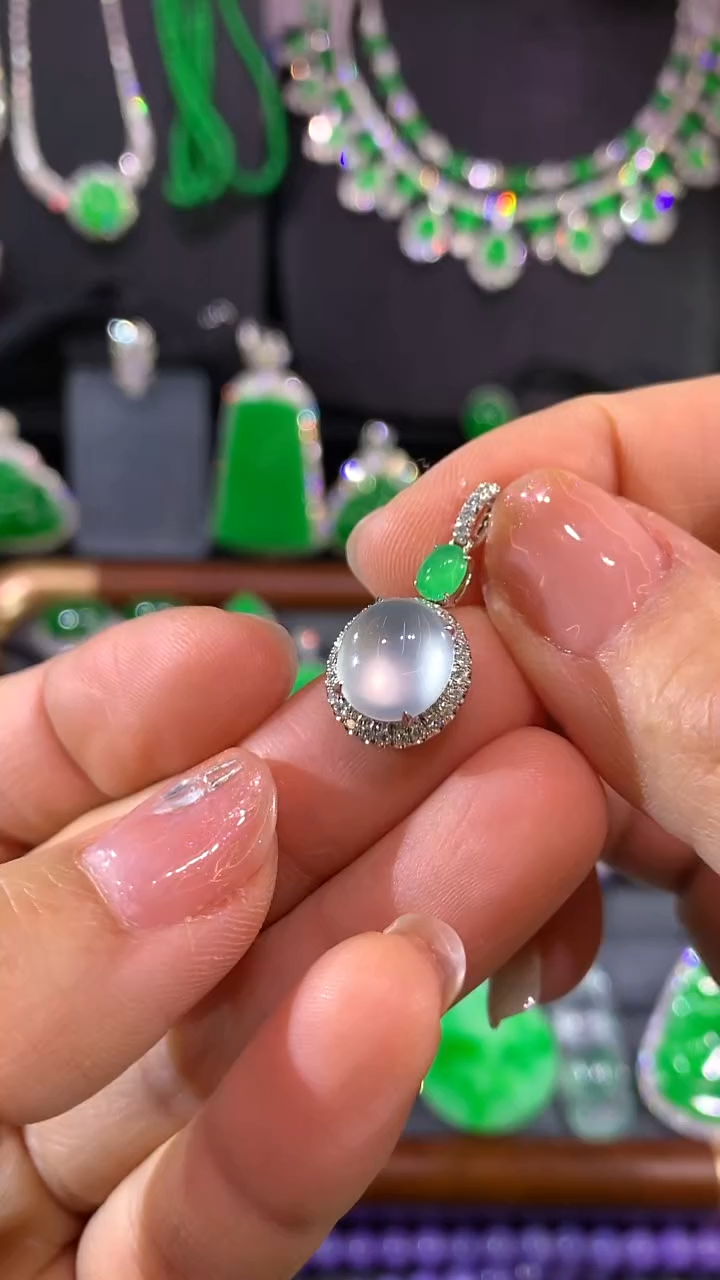 吊坠(不含链)18K金镶嵌翡翠吊坠