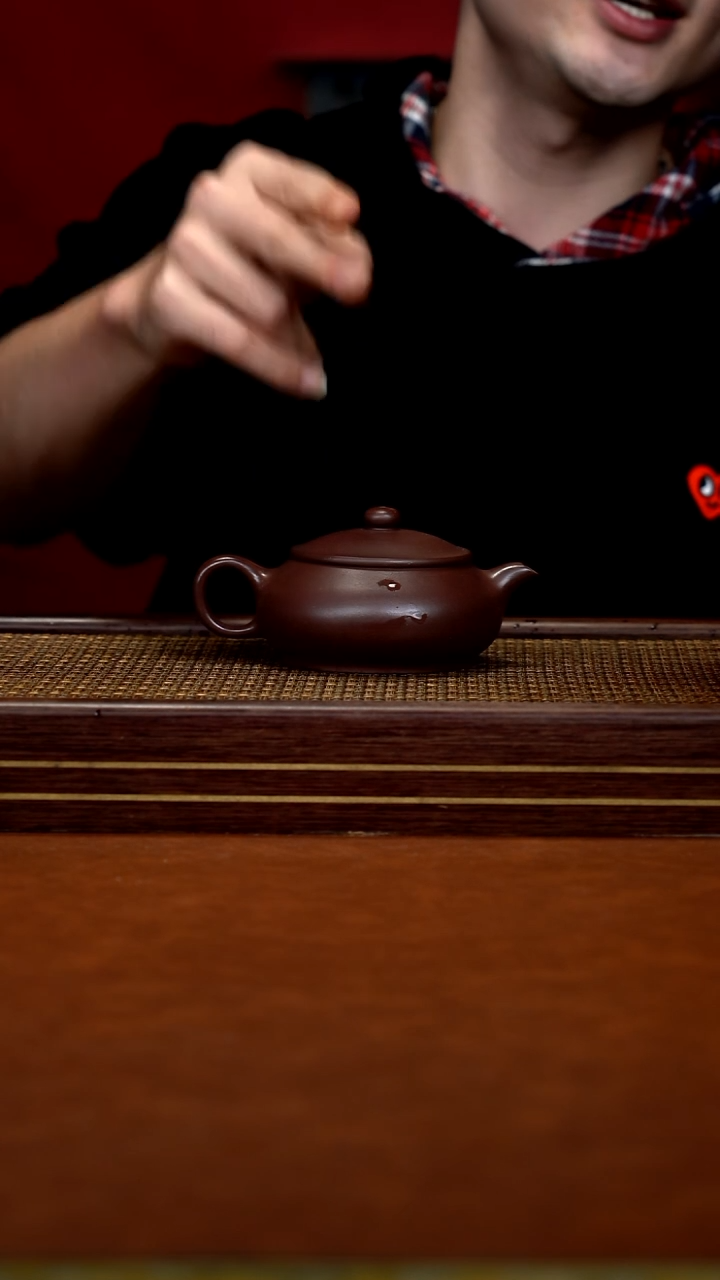 茶壶紫砂LY    一厂老紫泥     明炉    200cc