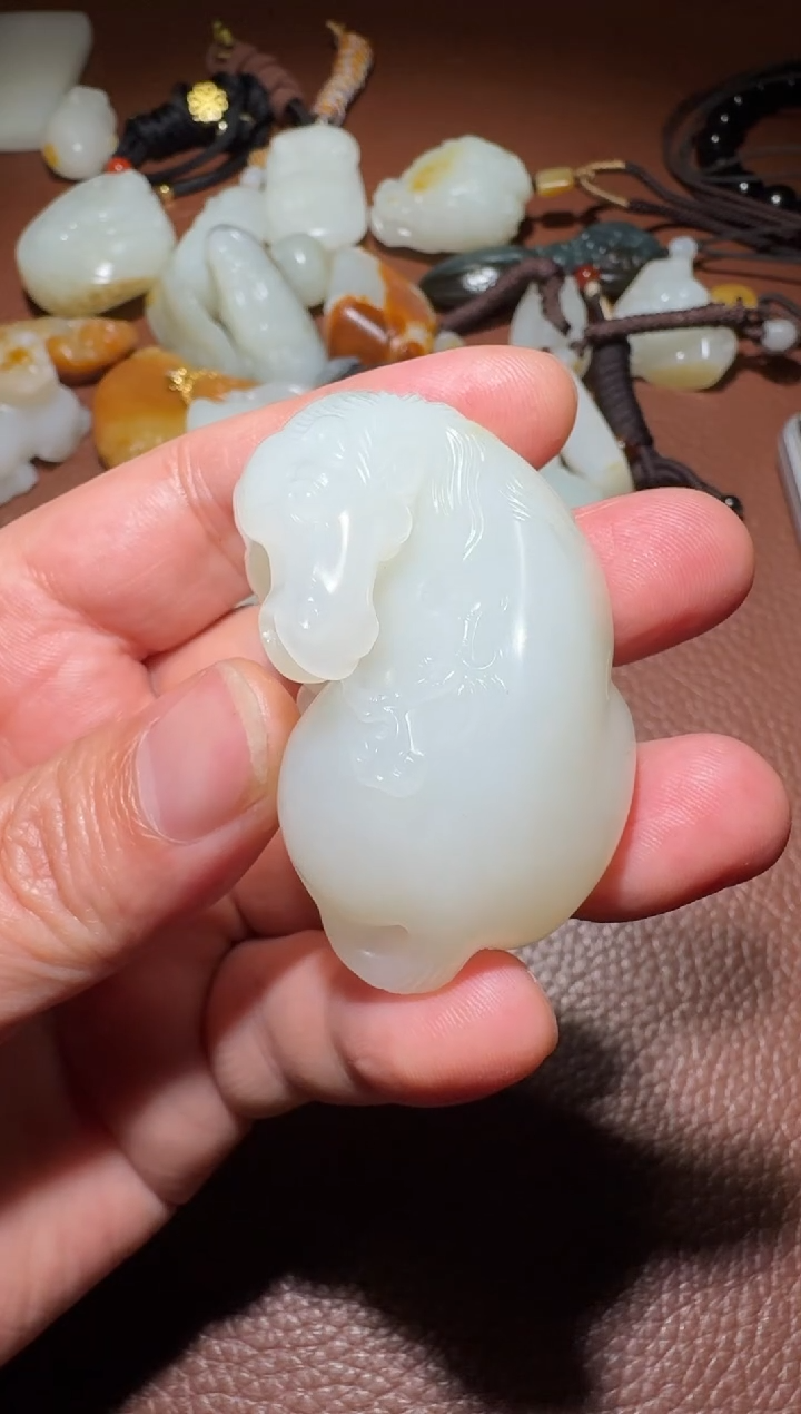 未镶嵌和田玉挂件和田玉