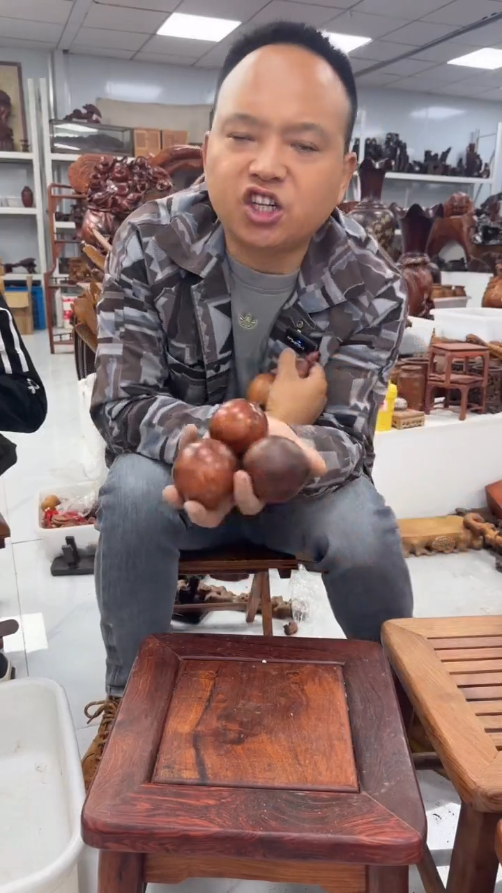 花梨木类木雕款缘***此工艺品8888888888