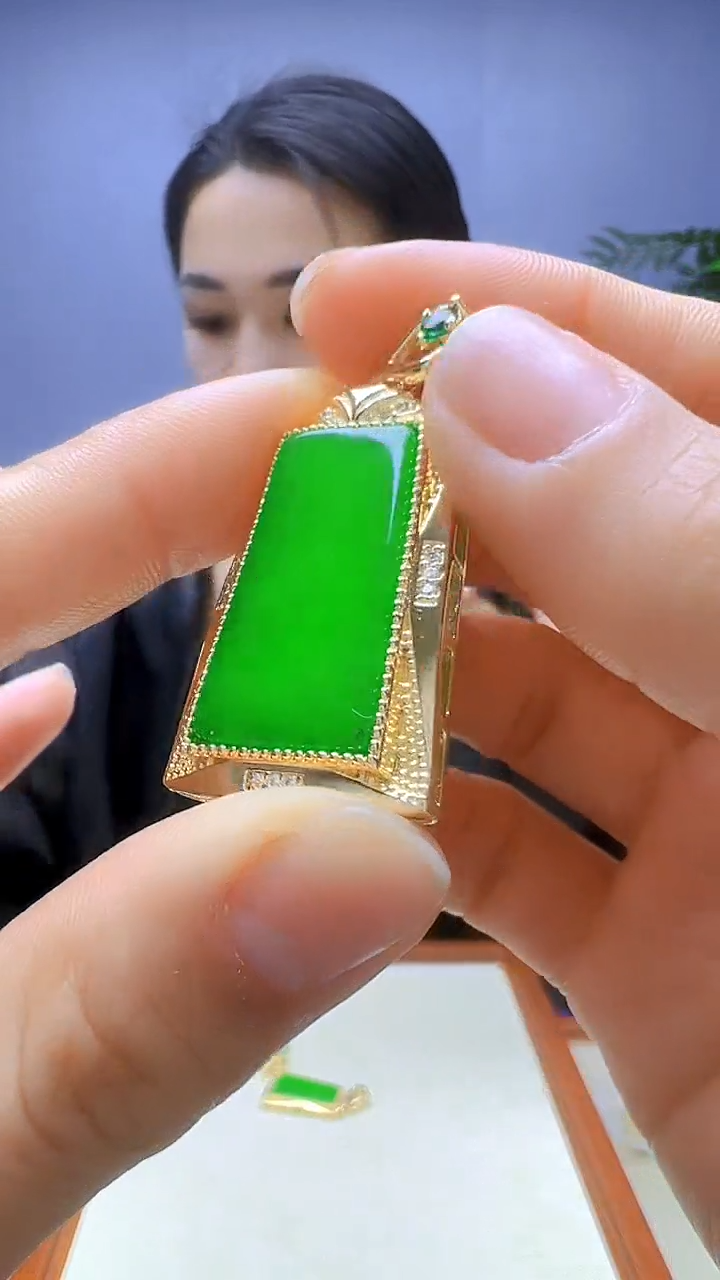 【闪购商品】翡翠颈饰14K金镶嵌颈饰
