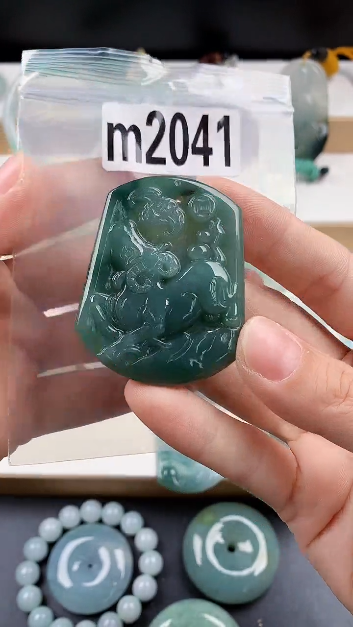 颈饰未镶嵌翡翠天然翡翠吊坠挂件