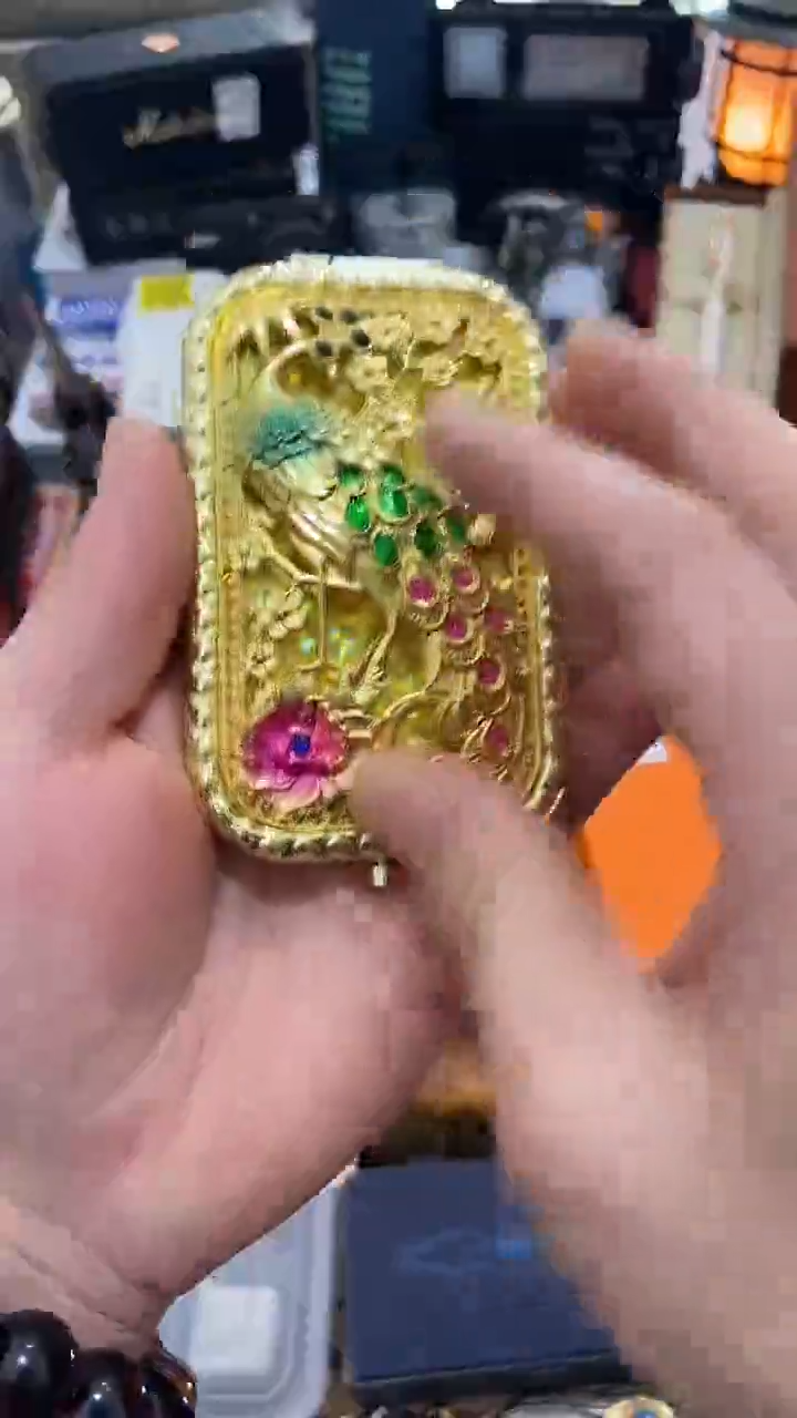 瓷片闪购商品 如图所示