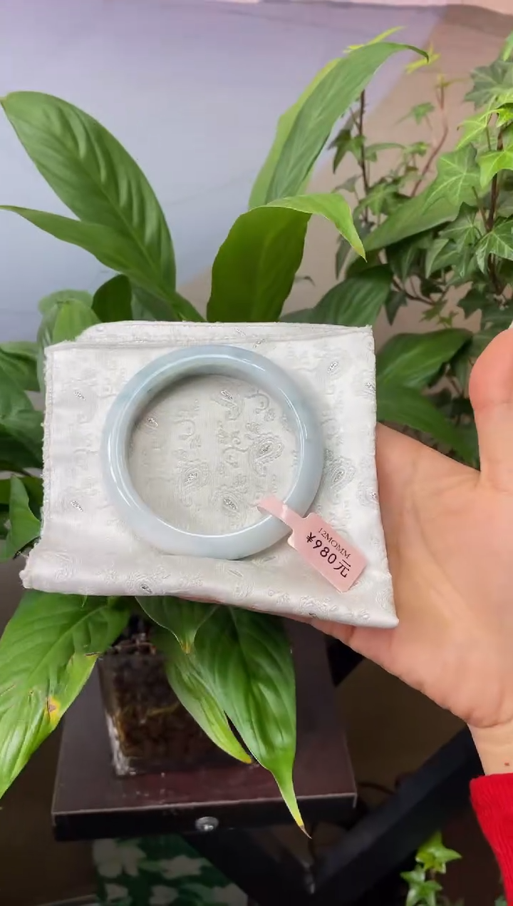 【闪购商品】翡翠手镯未镶嵌手镯18