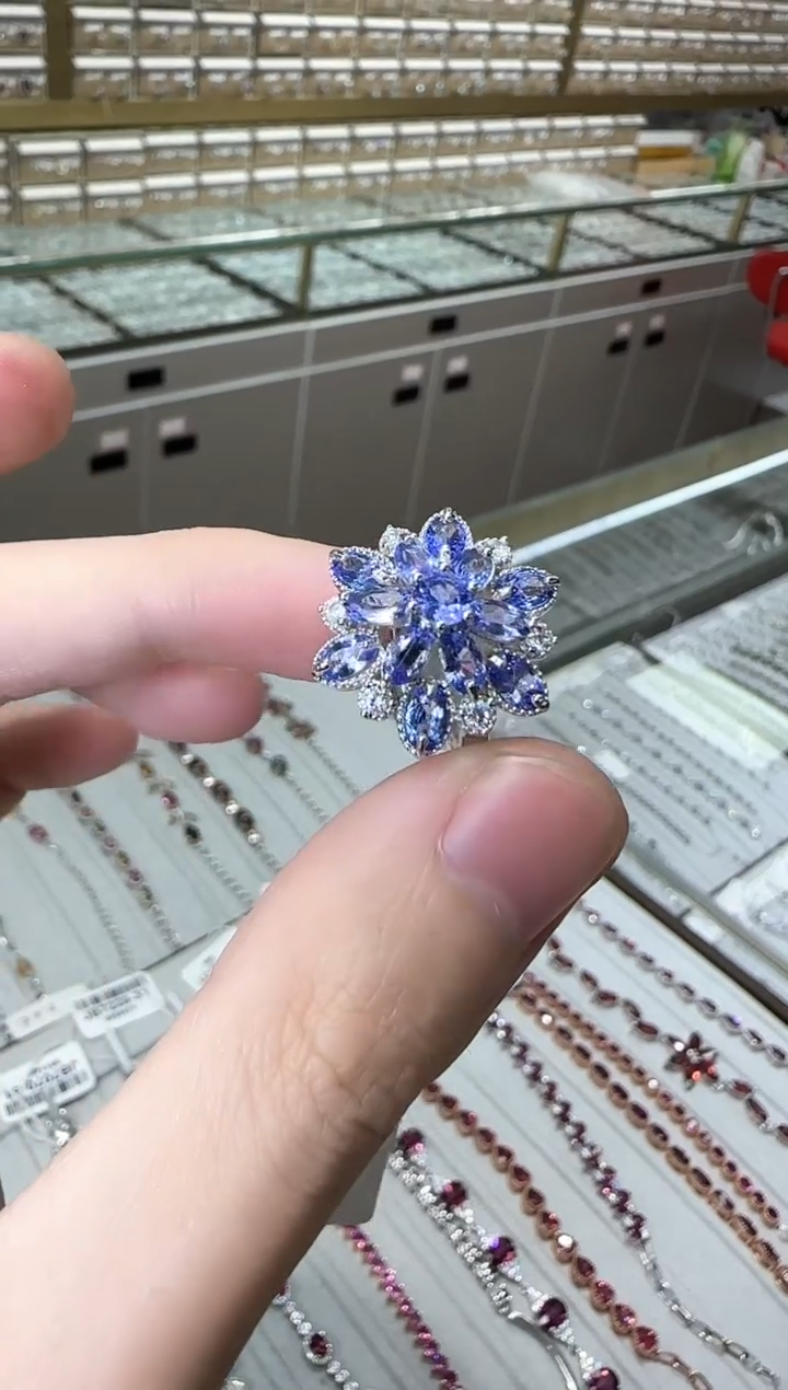 【闪购商品】坦桑石戒指银S925镶嵌设计款高级款