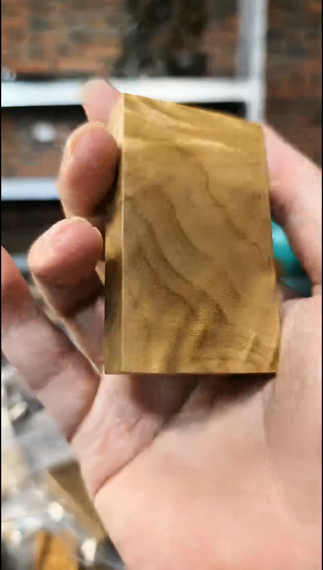 【闪购商品】金丝楠无事牌手把件