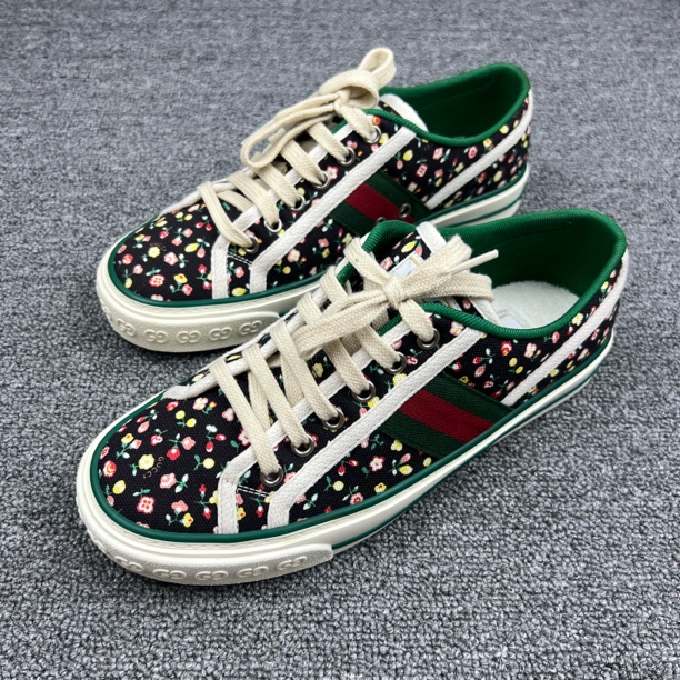 99新 GUCCI/古驰 37码 Gucci古驰满印小花1977板鞋 99新 /6029