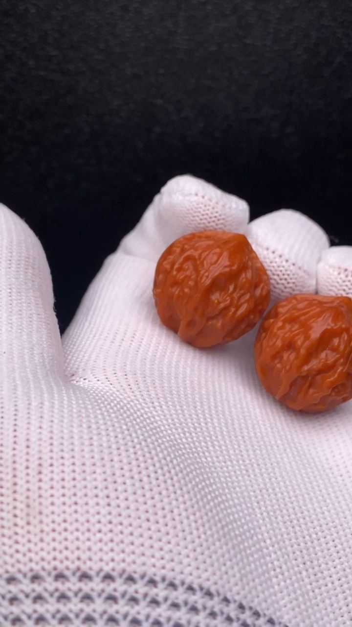 文玩核桃把件红玛瑙
