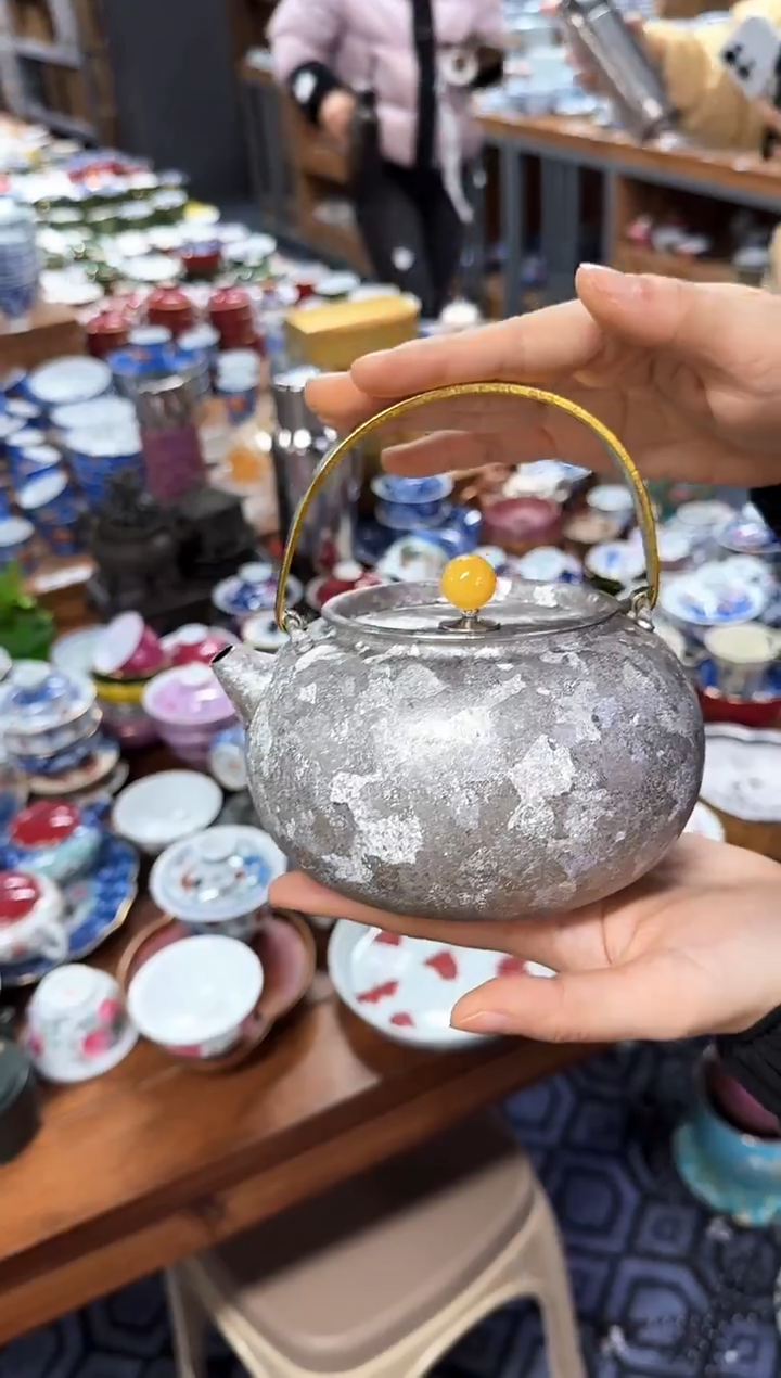 千万仓库 早点炸完回家过年 茶具