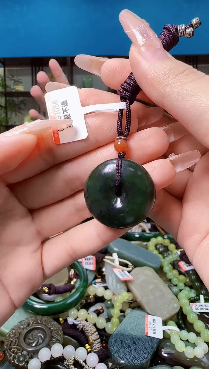 颈饰未镶嵌和田玉多样性发一