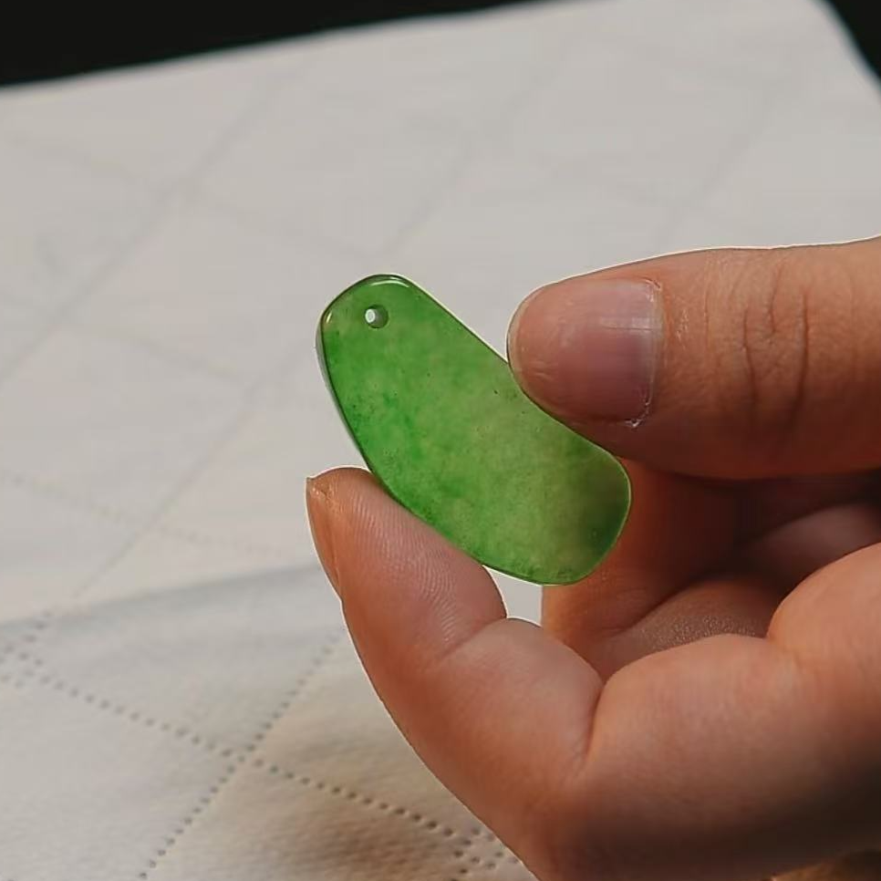 【华夏文物甄选商店02235】翡翠吊坠