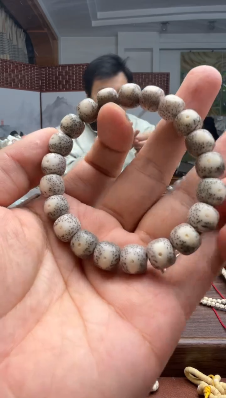 吊坠星月菩提大眼睛手串卡11